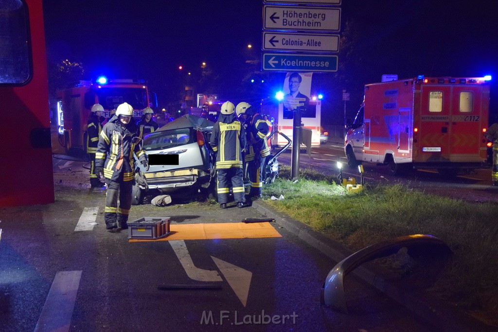 Schwerer VU Koeln Dellbrueck Bergisch Gladbacherstr Herler Ring P013.JPG - Miklos Laubert